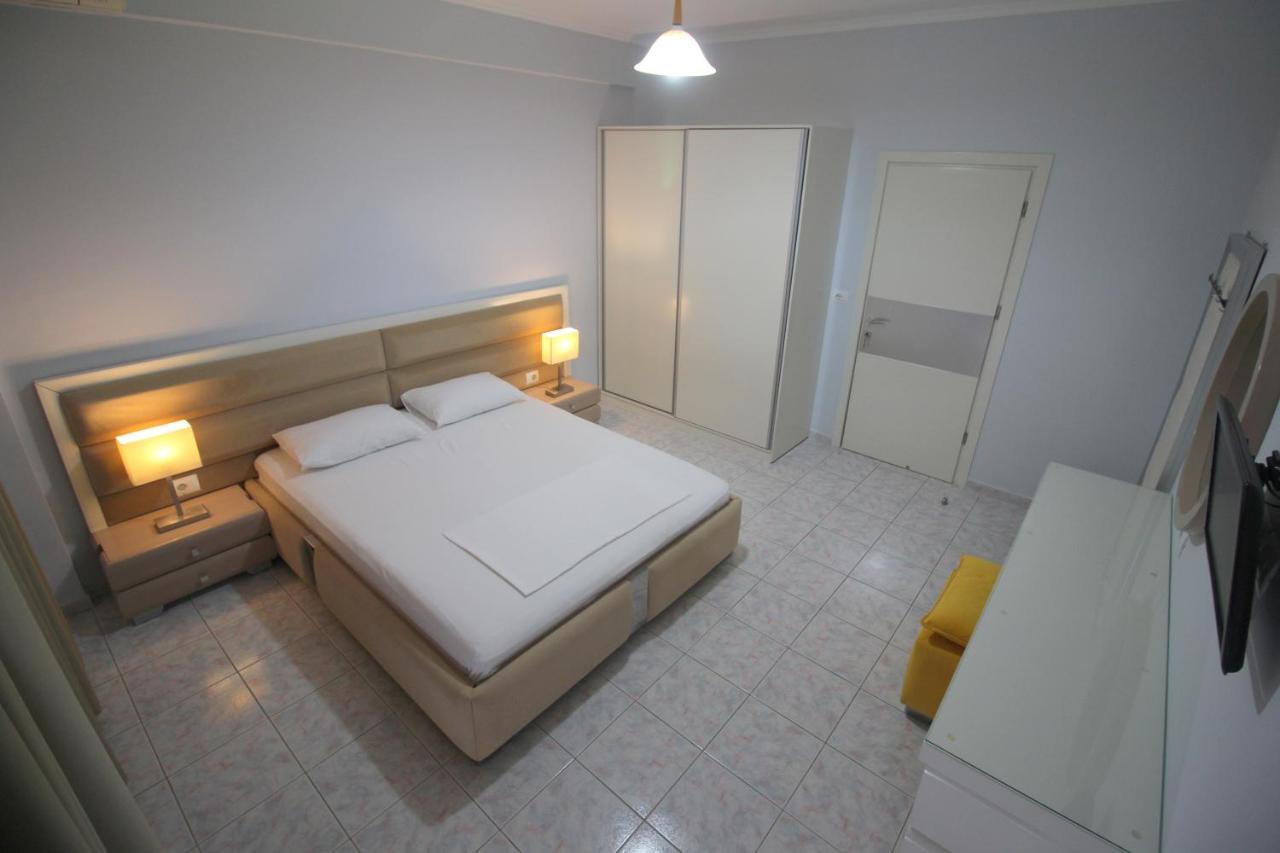 Murati Suites Sarande Bagian luar foto