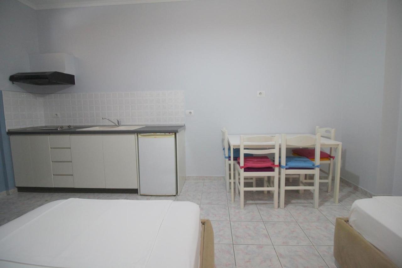 Murati Suites Sarande Bagian luar foto