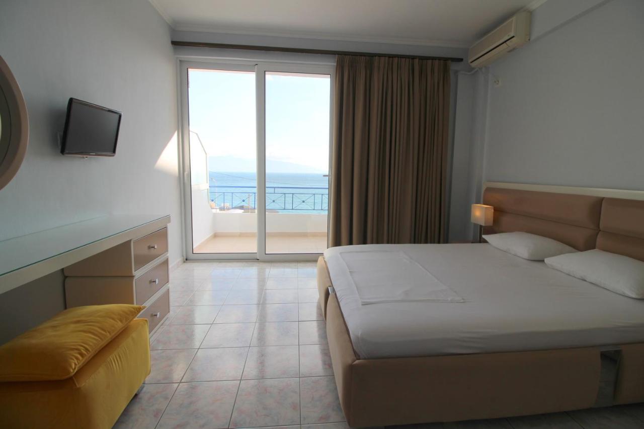 Murati Suites Sarande Bagian luar foto