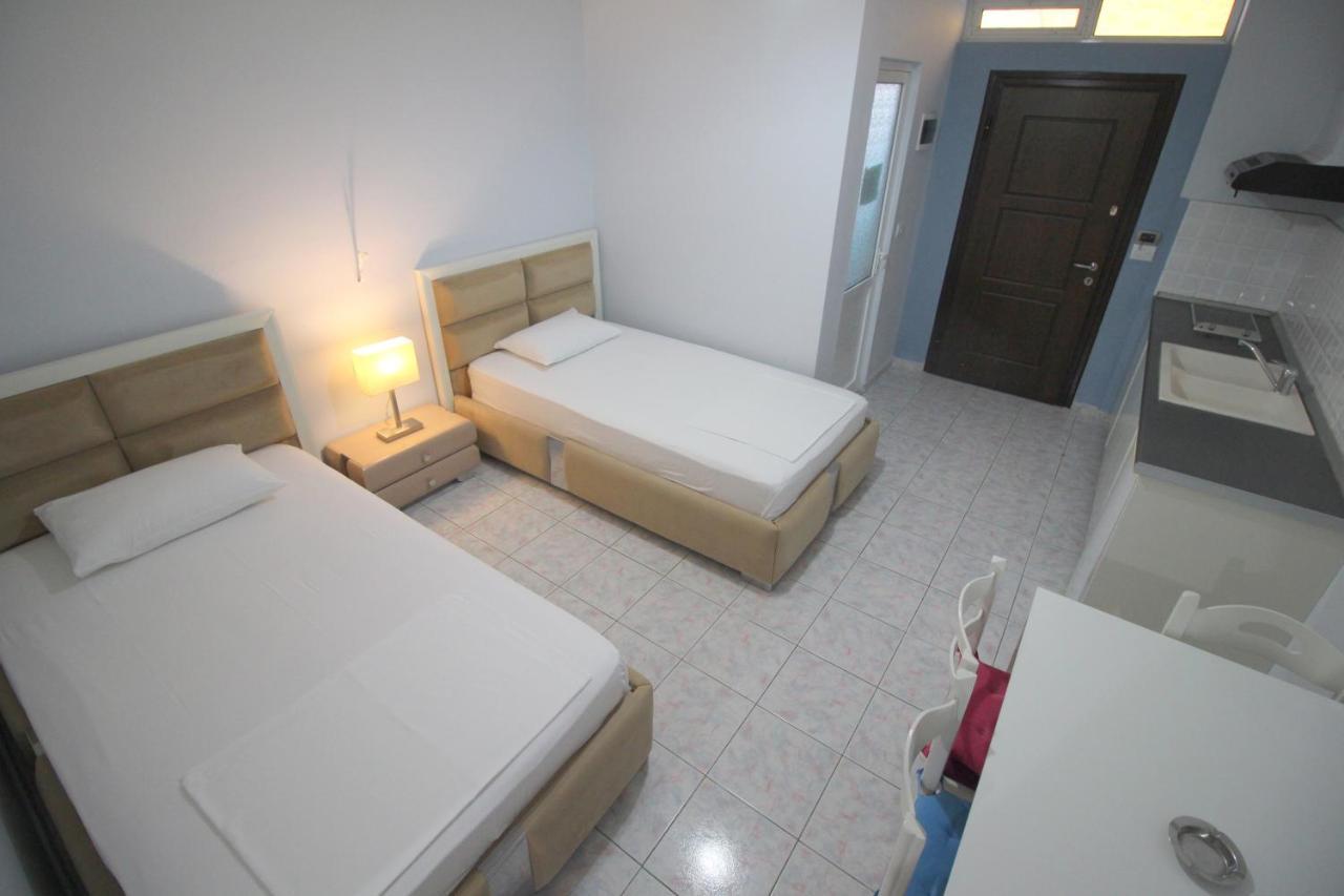 Murati Suites Sarande Bagian luar foto