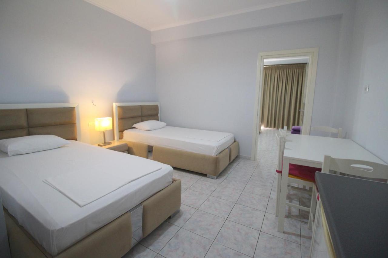 Murati Suites Sarande Bagian luar foto