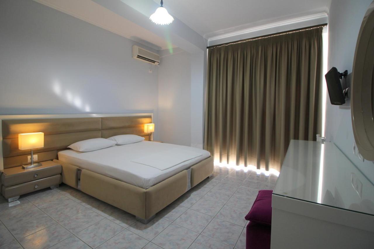 Murati Suites Sarande Bagian luar foto