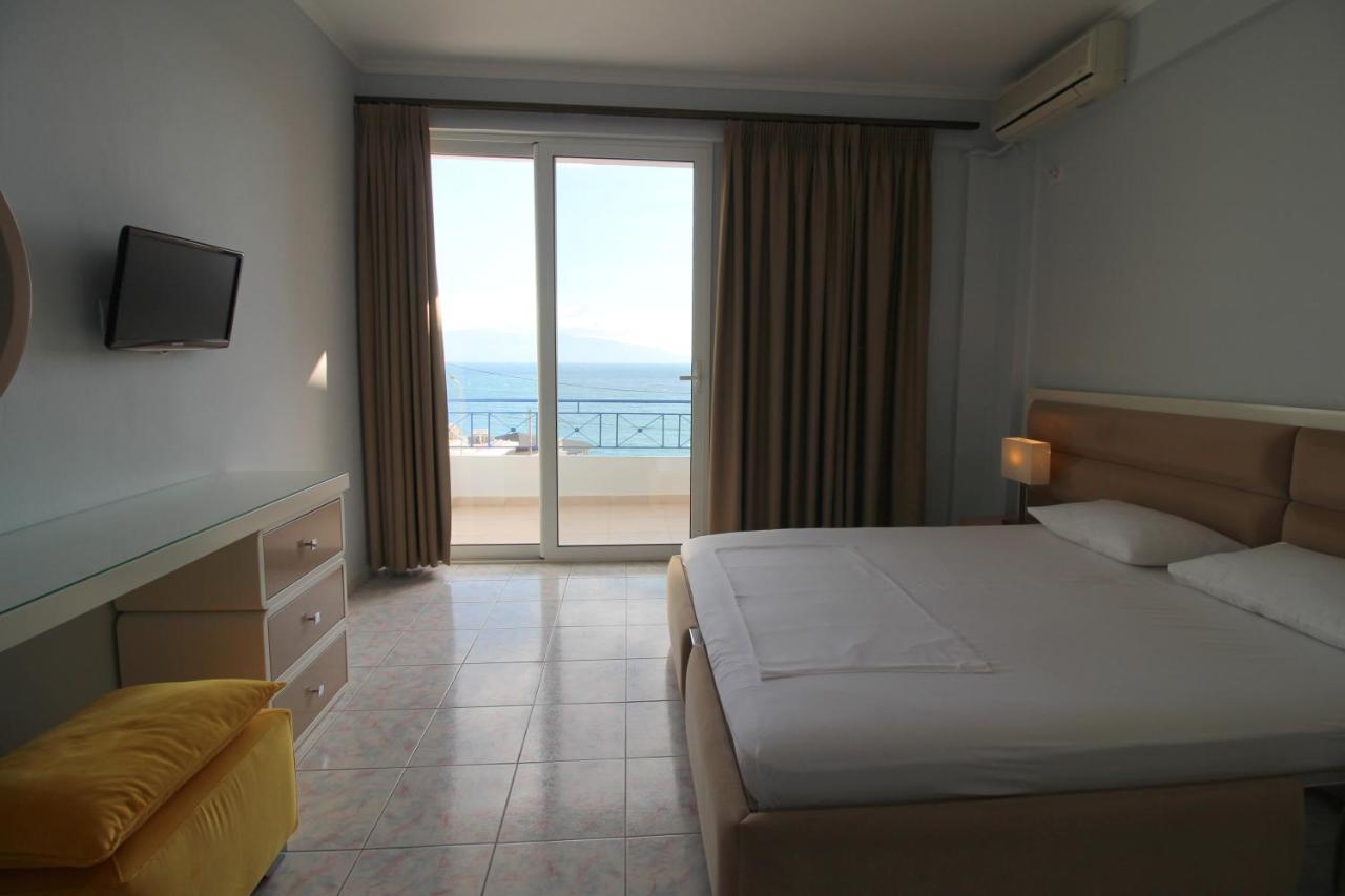 Murati Suites Sarande Bagian luar foto