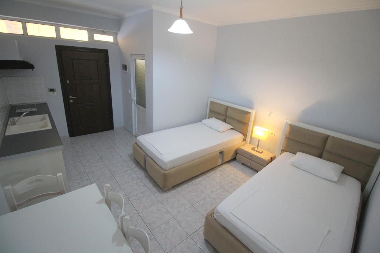 Murati Suites Sarande Bagian luar foto