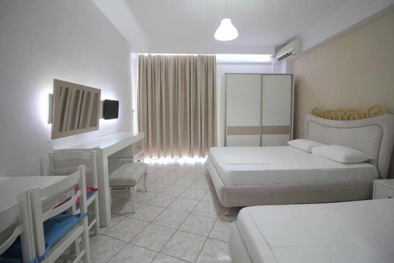Murati Suites Sarande Bagian luar foto
