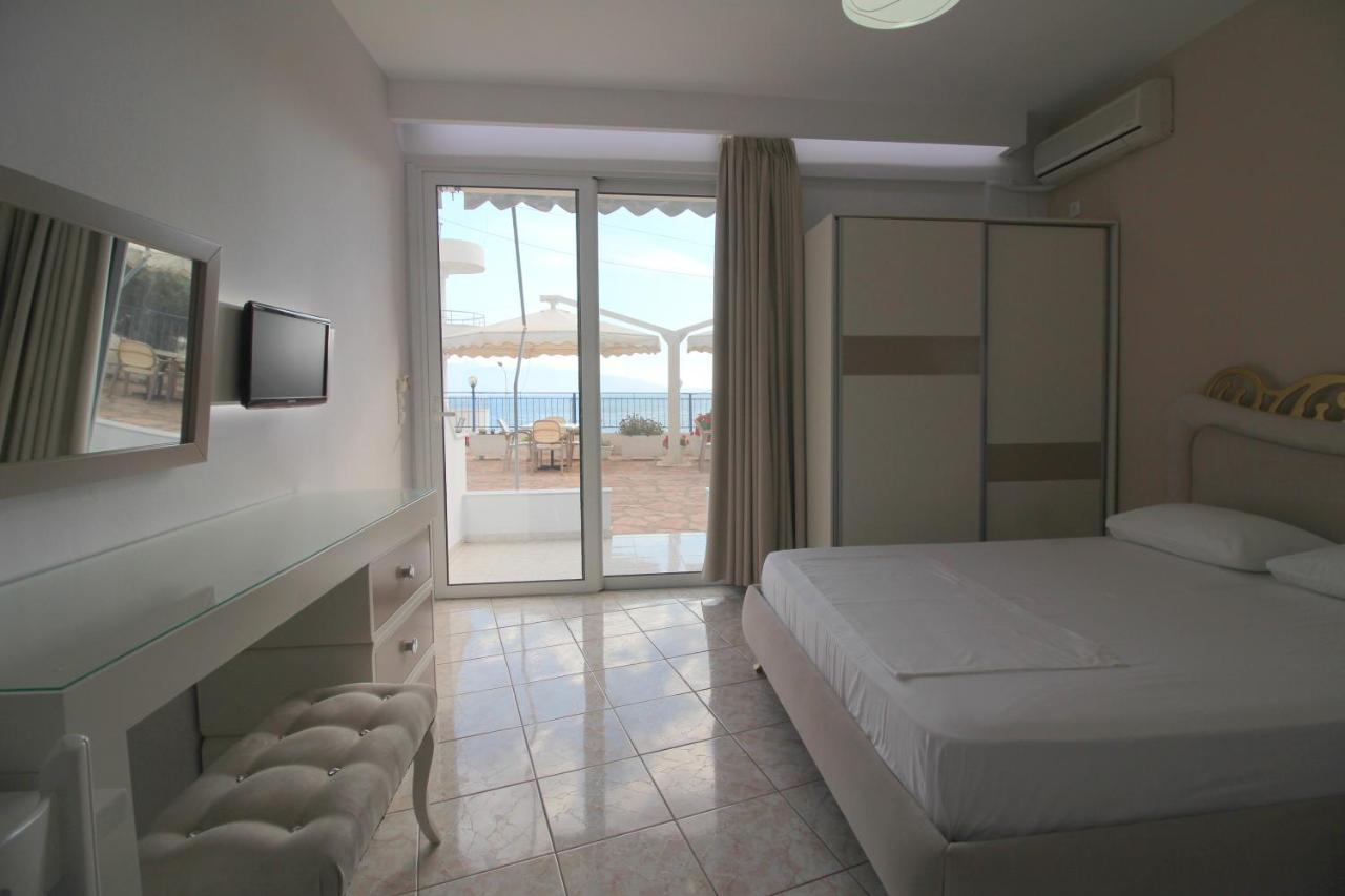 Murati Suites Sarande Bagian luar foto