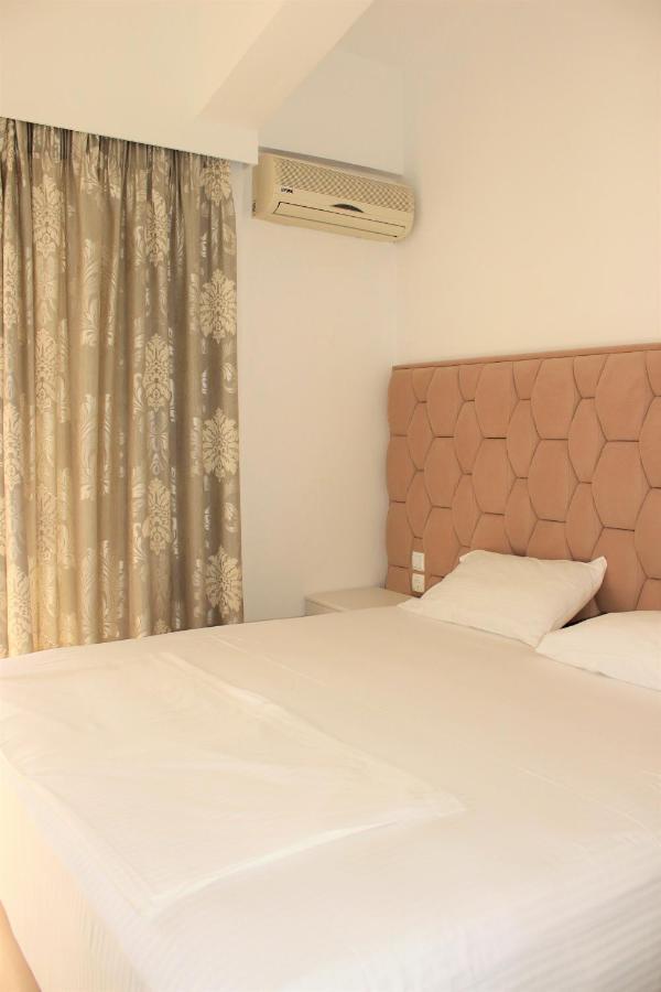 Murati Suites Sarande Bagian luar foto