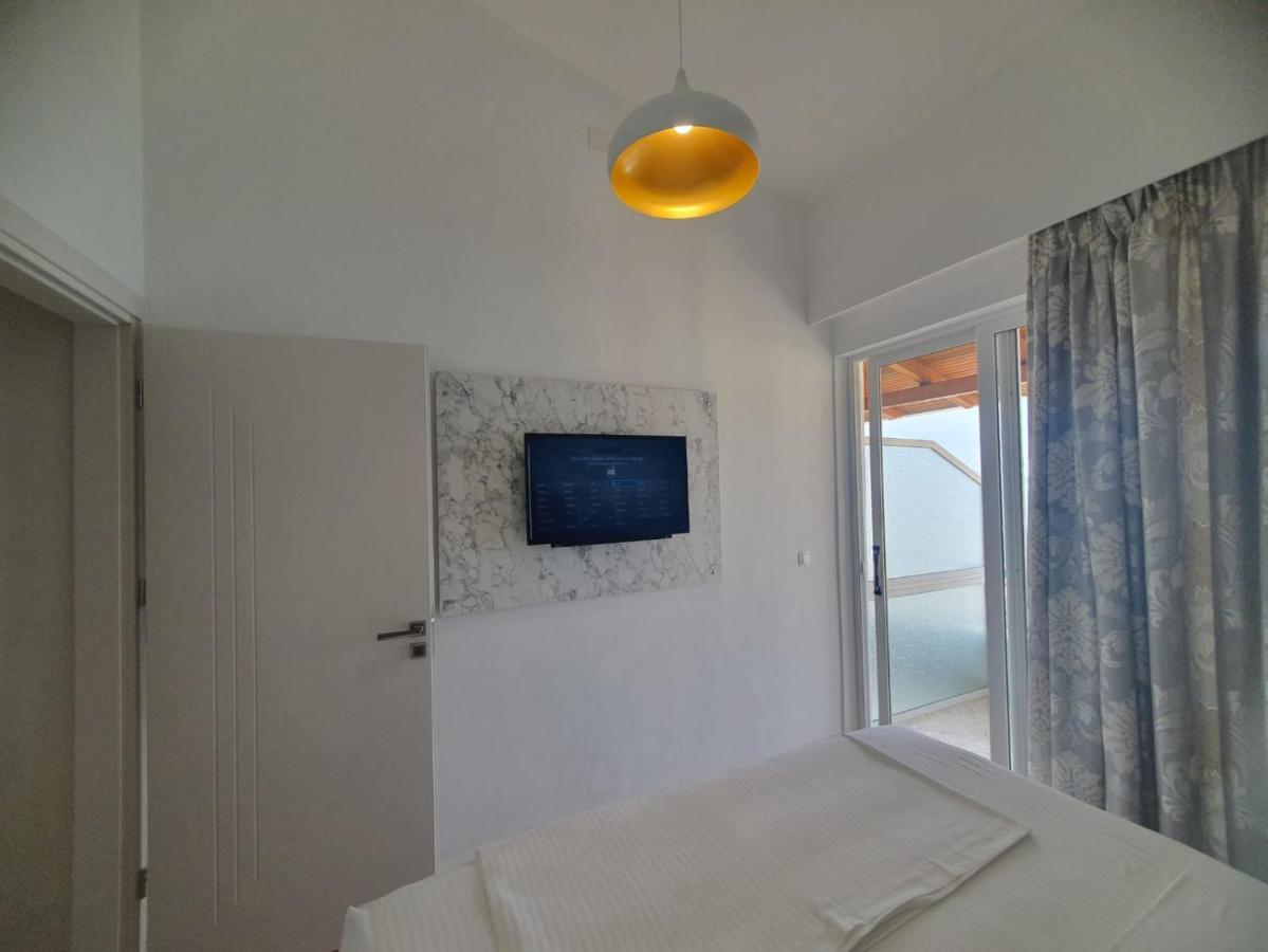Murati Suites Sarande Bagian luar foto