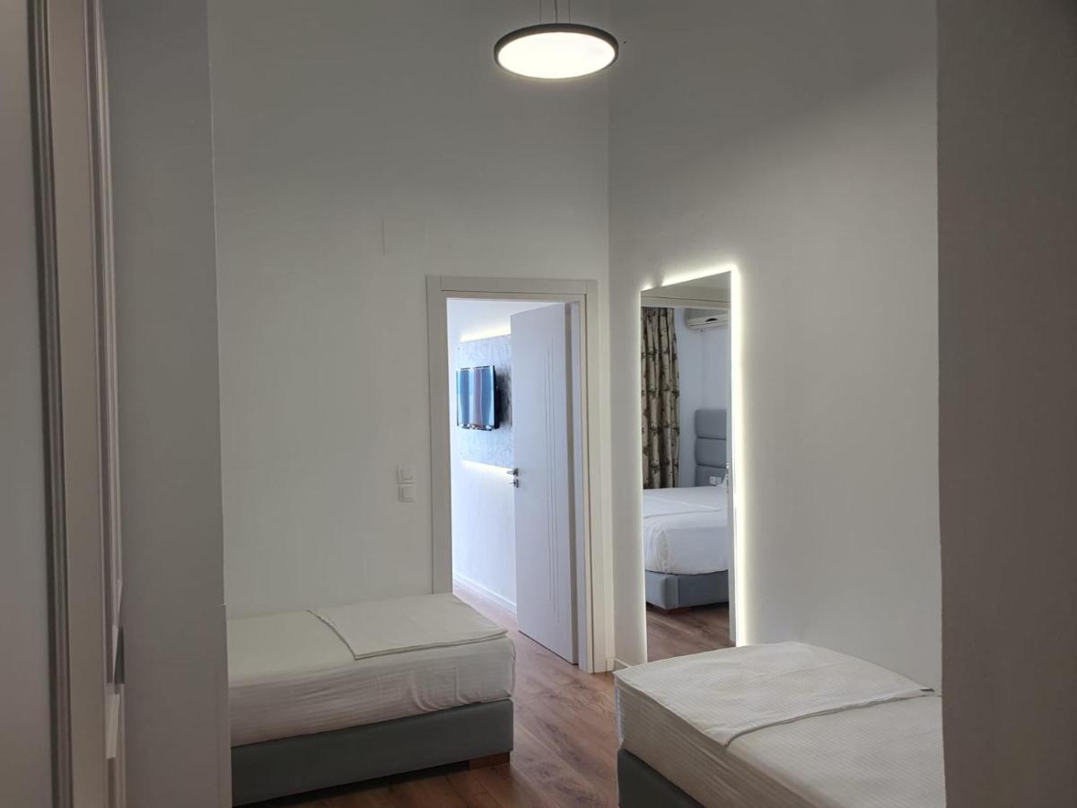 Murati Suites Sarande Bagian luar foto